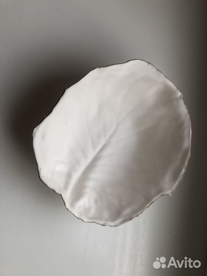 Фарфоровая вазочка 