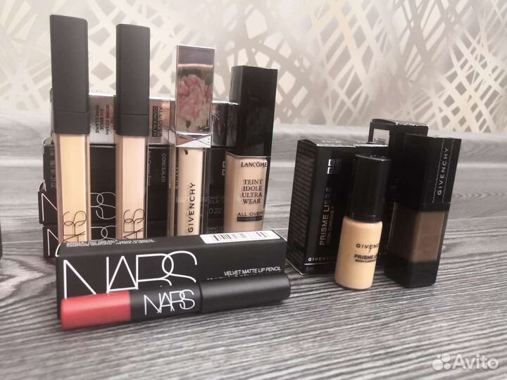 Консилеры, бальзамы, помада, карандаш