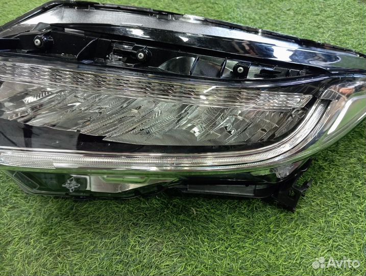 Фара левая Honda Vezel RU LEB 2020