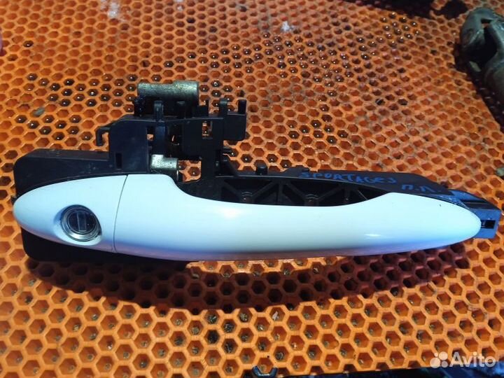 Ручка двери Kia Sportage 3