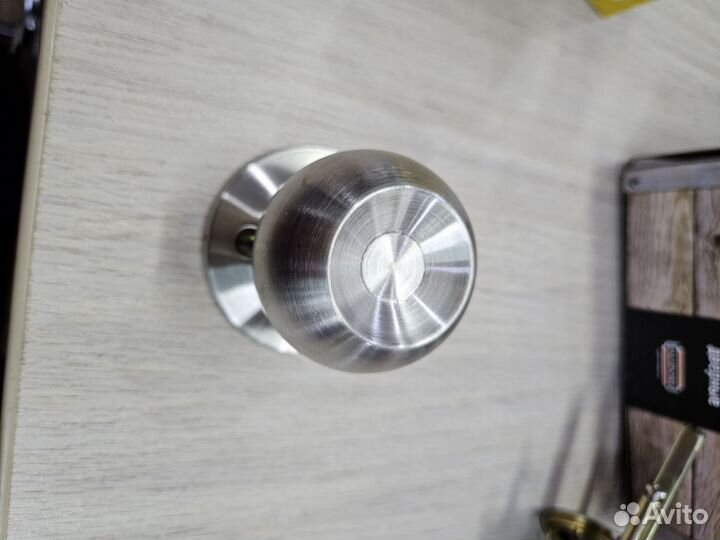 Ручка шарик с защелкой