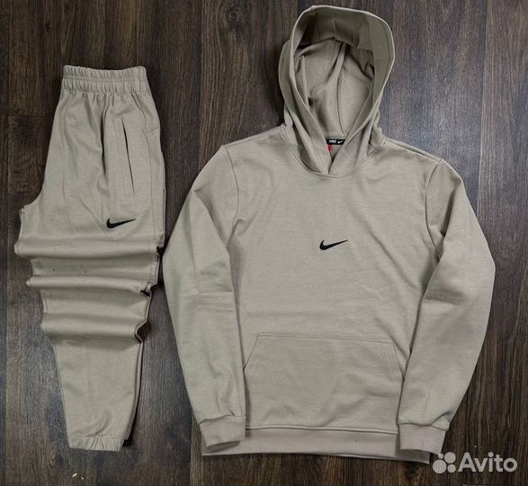 Кстюм Nike