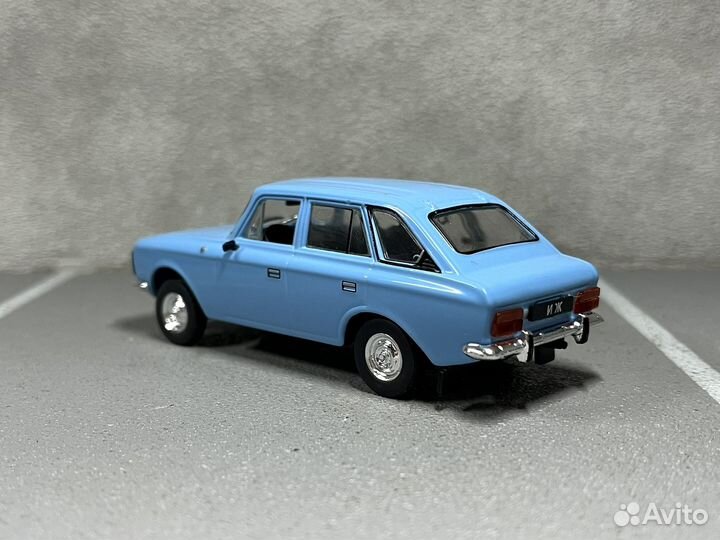 Коллекционная модель Иж-21251 Комби 1:43 DeA