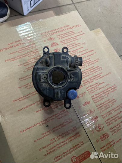 Противотуманная фара левая Toyota