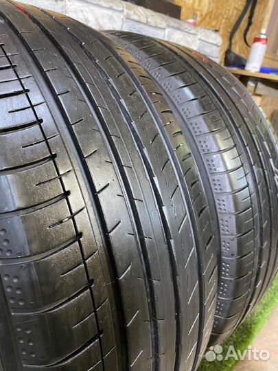 Yokohama BluEarth-GT AE-51 235/40 R19