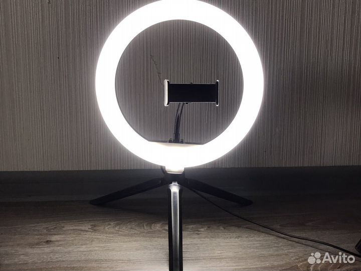 Кольцевая лампа со штативом бу