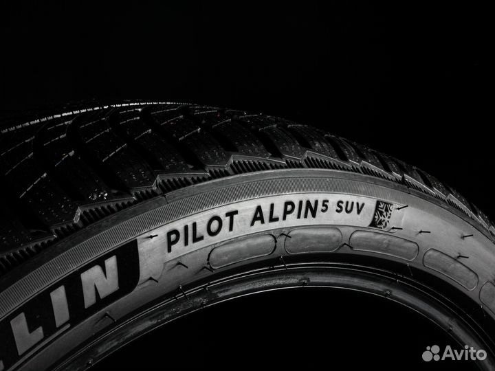 Michelin Pilot Alpin 5 SUV 295/35 R21 и 265/40 R21 113V