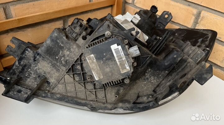 Фары Nissan Teana J31 Правая/Левая Ксенон