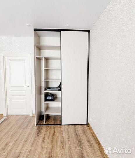 Распашной шкаф на заказ. Фабрика