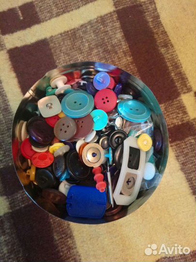 Пуговицы разные