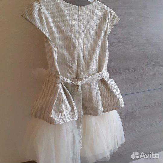 Продаю новое платье для девочки