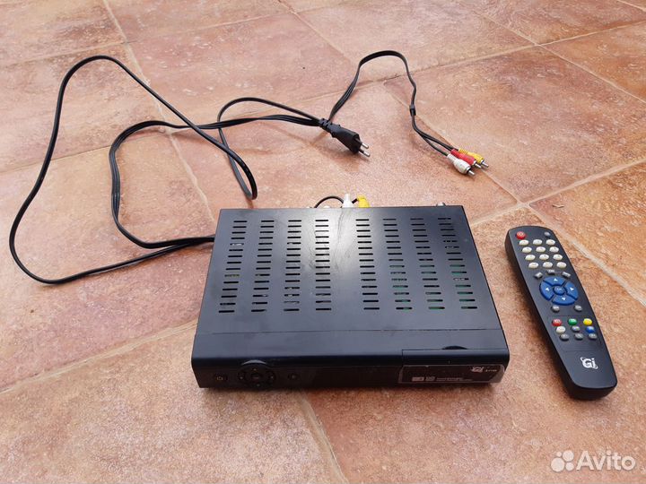 Тюнер.Спутниковый ресивер Gi S1126