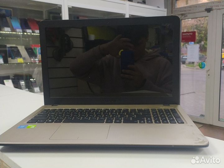 Ноутбук asus