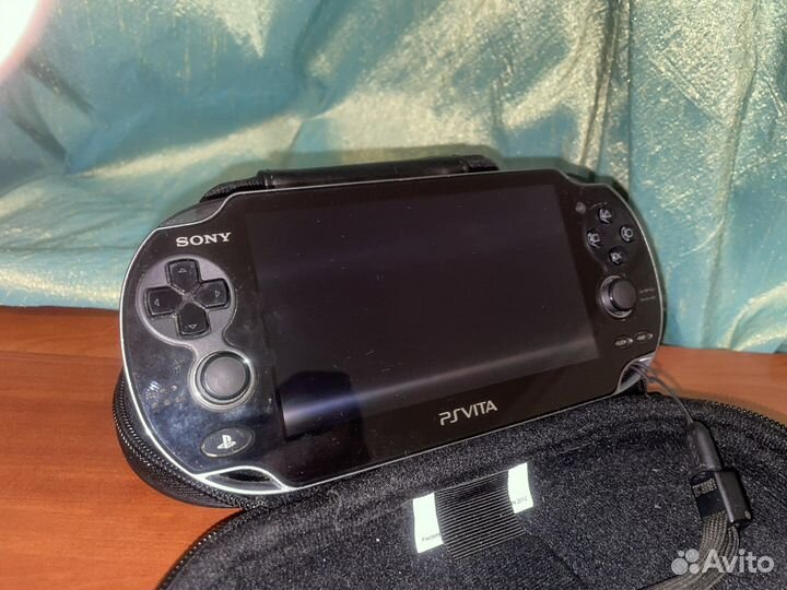 Sony playstation Vita с оригинальным чехлом