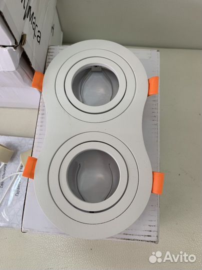 Светильник встраиваемый белый Crystal lux