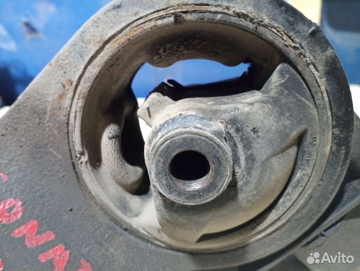 Подушка двигателя правая Hyundai Sonata 2 2.7