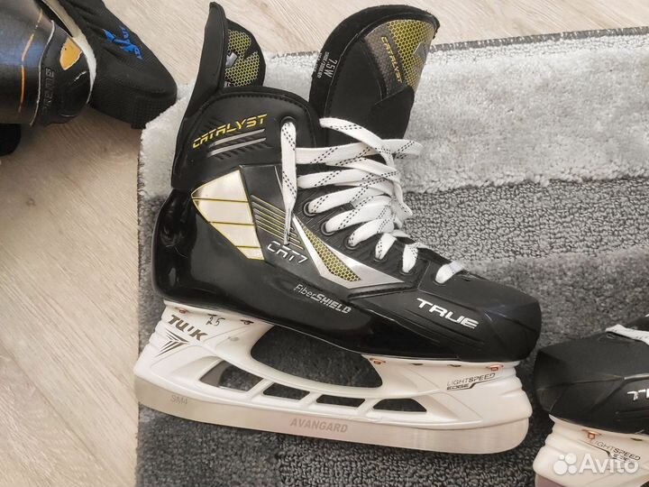 Коньки хоккейные