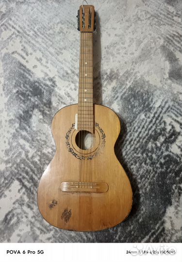 Акустическая гитара