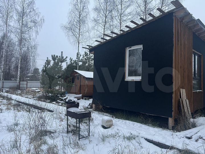 Дом 32 м² на участке 10 сот.
