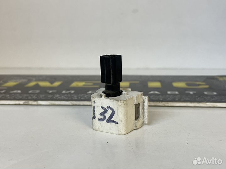 Подсветка Патрон Плафон бардачка Teana J32 Теана