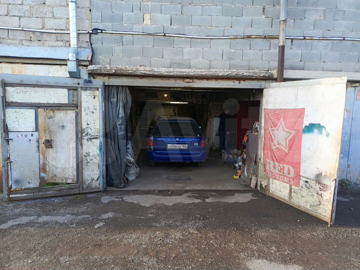 Гараж, > 30 м²