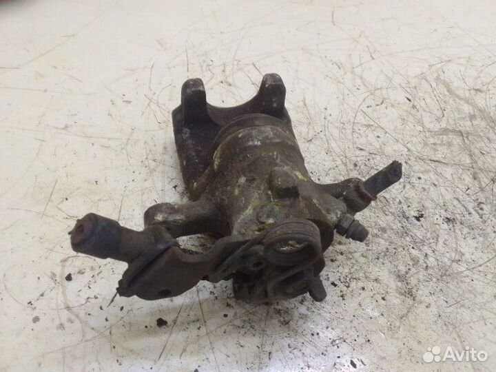 Тормозной суппорт задний правый Opel Zafira B 2008