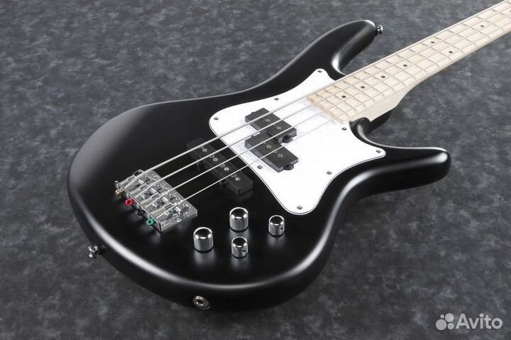 Бас гитара Ibanez + Аксессуары