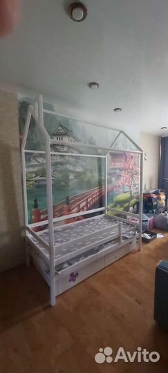 Детская кровать домик бу