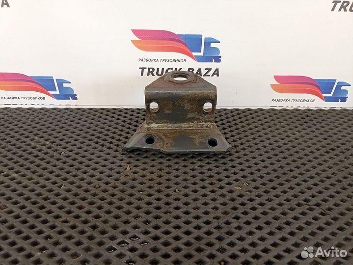 8137173 Кронштейн стойки стабилизатора переднего п