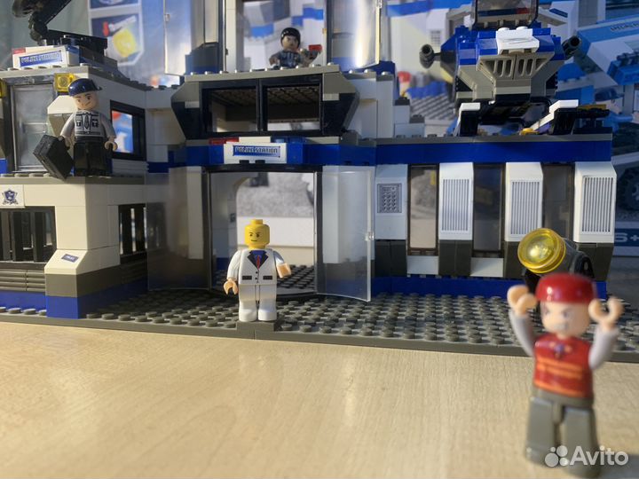 Lego полиция