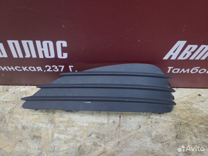 Заглушка противотуманной фары передняя левая Opel