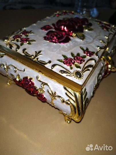 Шкатулка для украшений