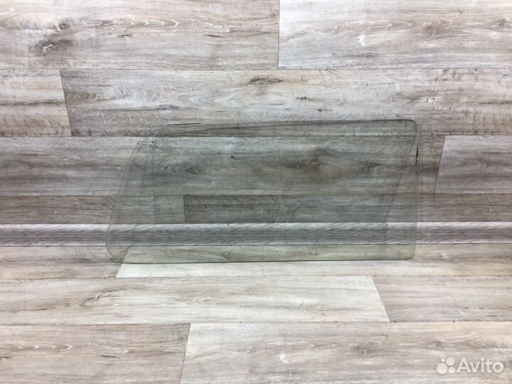 Стекло заднее правое (глухое в кузов) Нива 2121