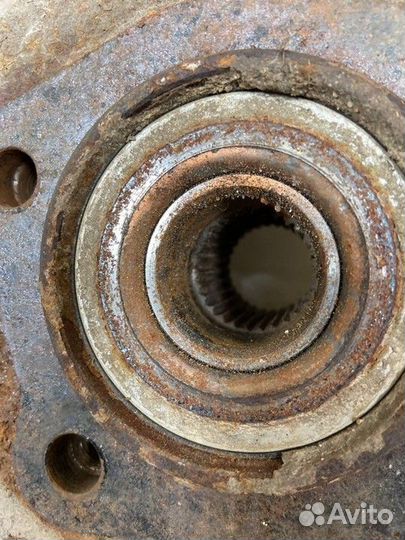 Кулак задний левый 4WD Mazda CX-7