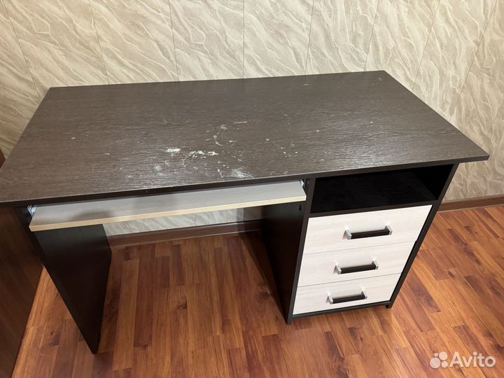 Продам письменный стол