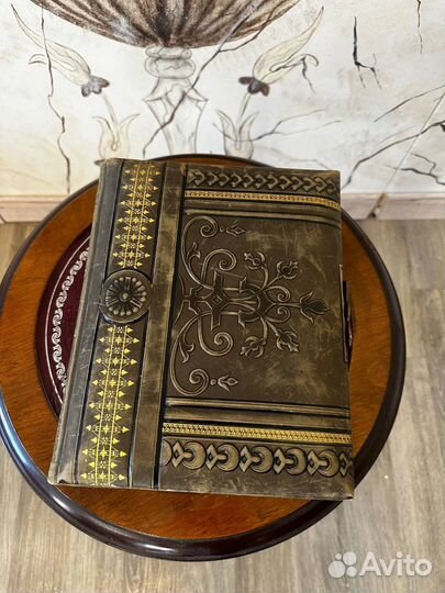 Антикварный фотоальбом