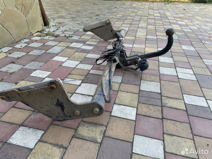 Фаркоп «Лидер» для Ford Focus 3