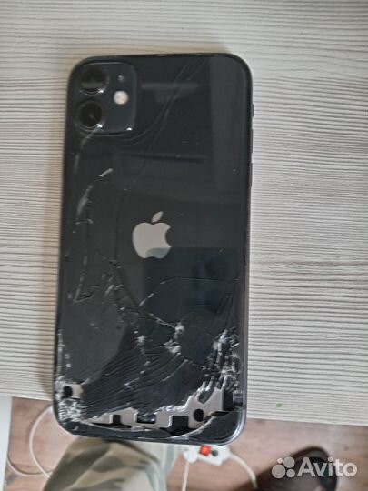 iPhone 11, 64 ГБ