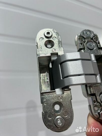 Скрытые межкомнатные двери