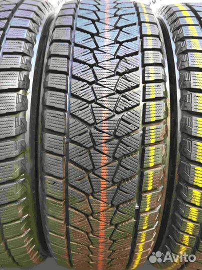 Bridgestone Blizzak DM-V2 215/60 R17 96S