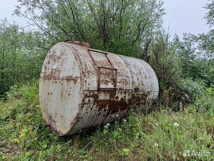 Емкости металлические бу 10м