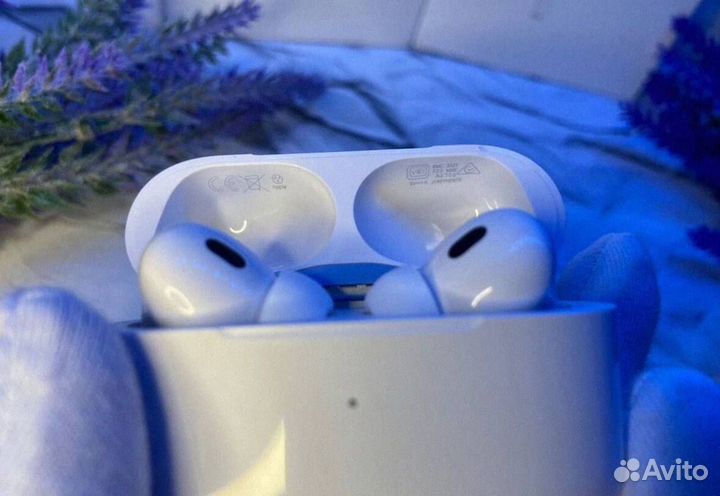 Набор на Новый год: Apple Watch и AirPods