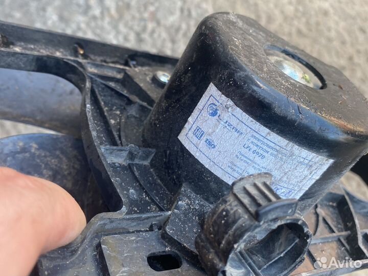 Рено Логан 1 Вентилятор охлаждения двигателя