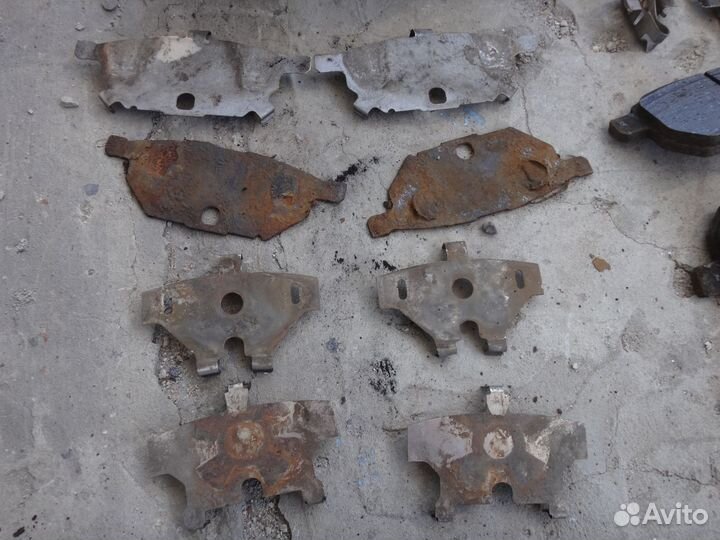 Приус 30 Комплект противоскрипных пластин задних P