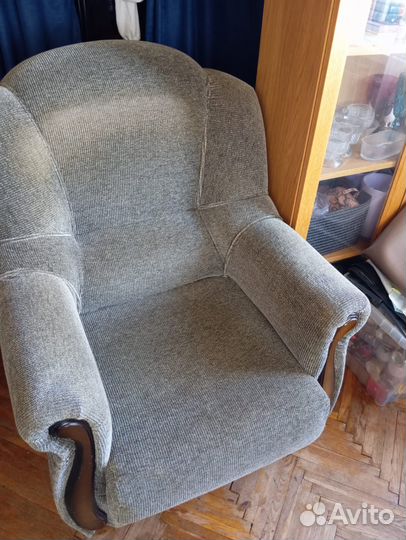 Диван раскладной б/у и кресло