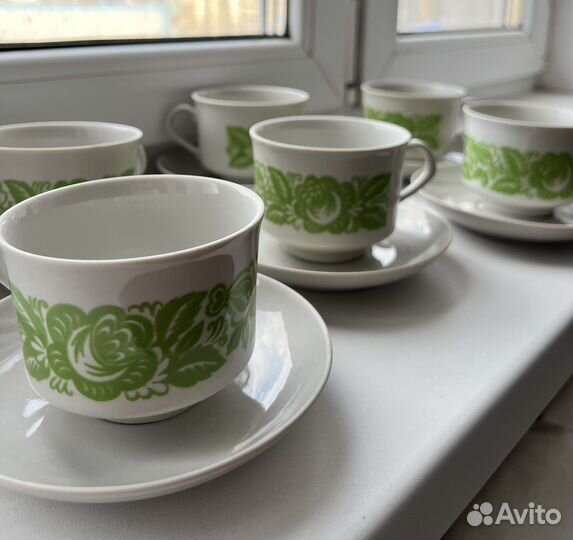 Чайные чашки с блюдцами