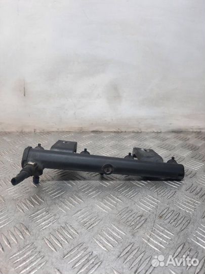 Топливная рампа Citroen C4 хэтчбэк 5 дв. 1.6 NFU