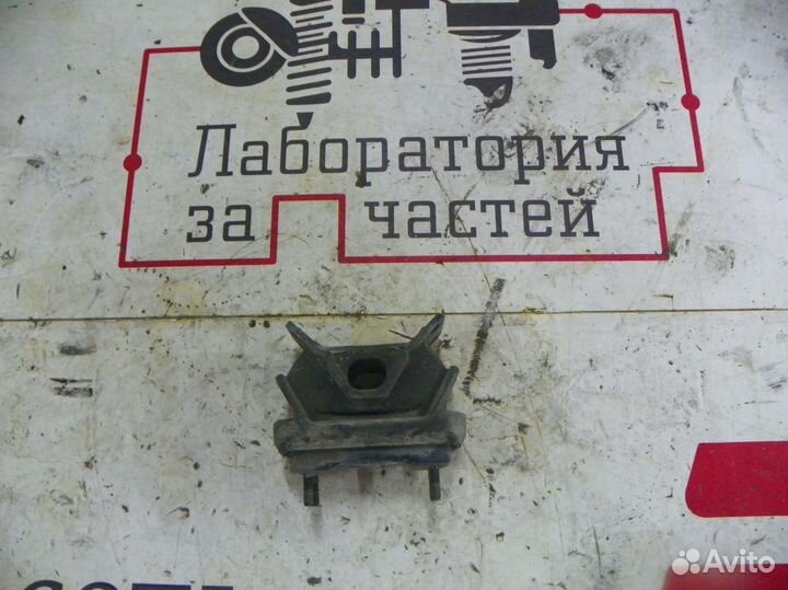 Опора двигателя задняя Kia Sorento