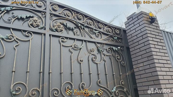 Распашные ворота кованые