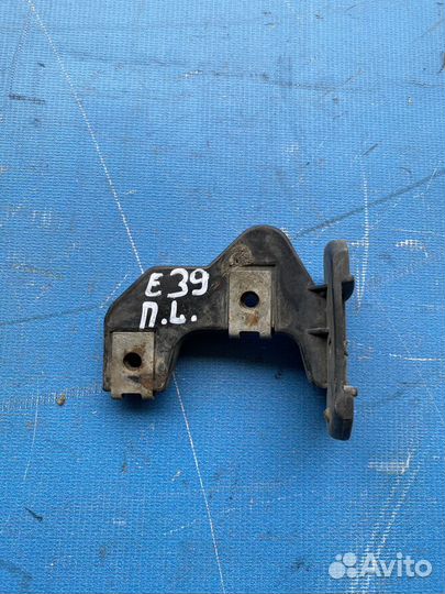 Салазка бампера передняя левая на BMW E39